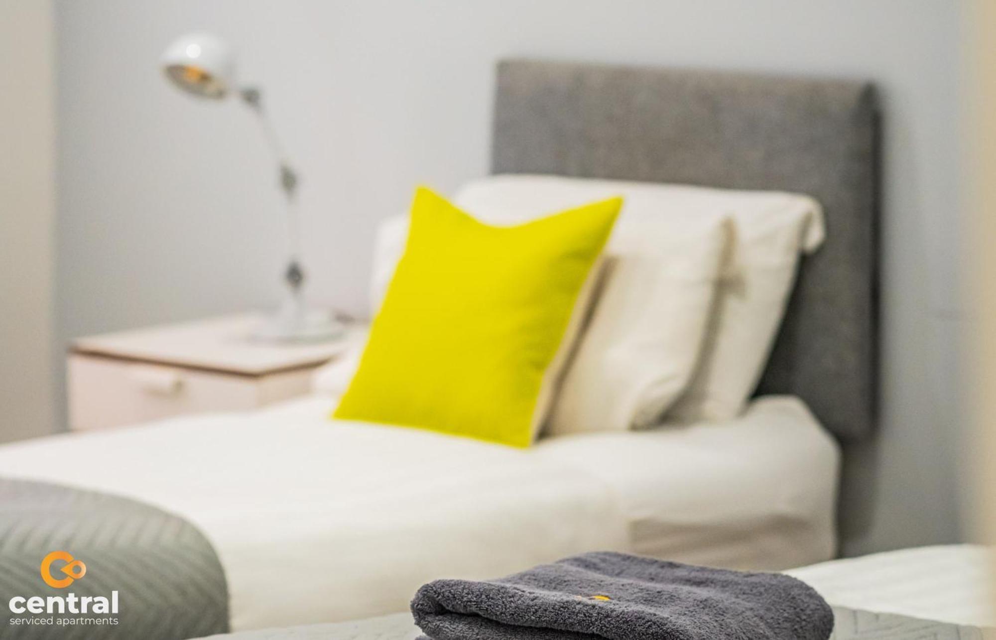 Central Serviced Apartments - 2 Bedroom - Walk Away From City Centre & Universities - Sleeps 4 - 1 X Double 2 X Single - Smart Tvs In All Rooms - Short Term Stays Welcome - Walk Away From Train & Bus Station - Preferred Location For Short Stay In Dun Dundee Bagian luar foto