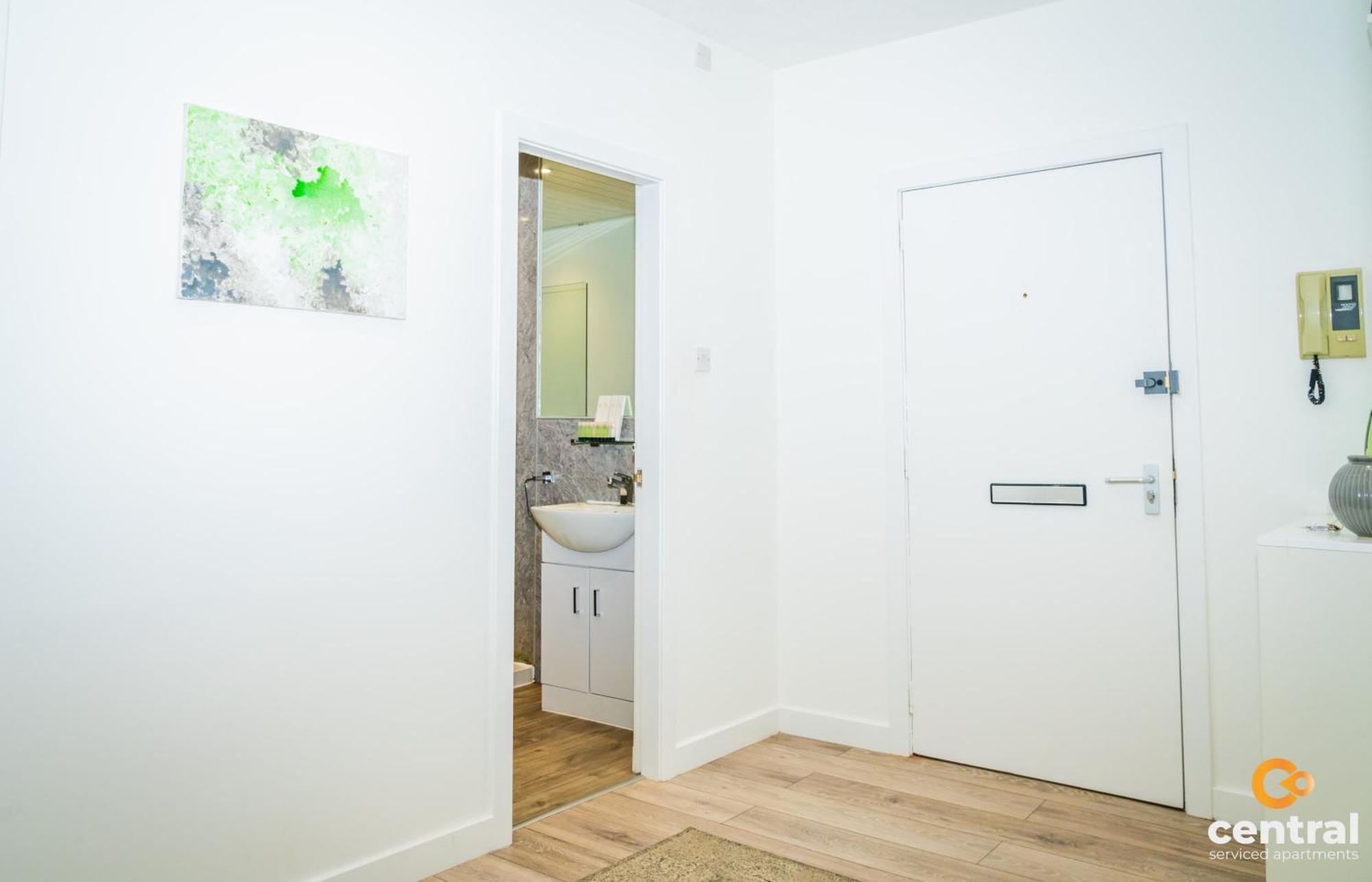 Central Serviced Apartments - 2 Bedroom - Walk Away From City Centre & Universities - Sleeps 4 - 1 X Double 2 X Single - Smart Tvs In All Rooms - Short Term Stays Welcome - Walk Away From Train & Bus Station - Preferred Location For Short Stay In Dun Dundee Bagian luar foto